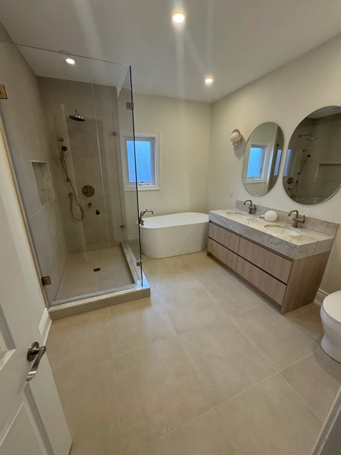 Modern bathroom renovation in Mississauga