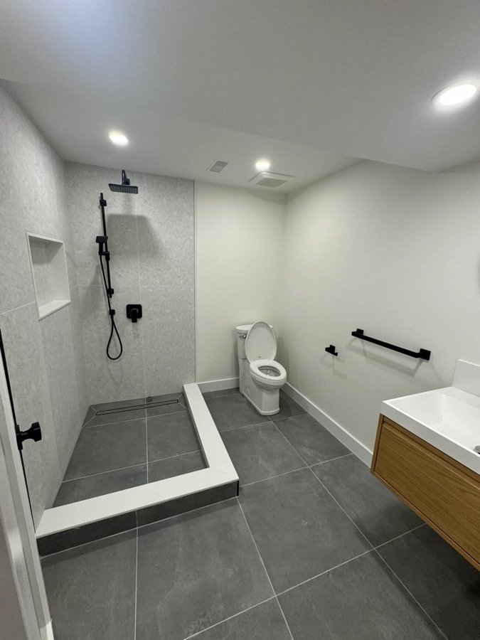 modern-bathroom-renovstion-mississauga11