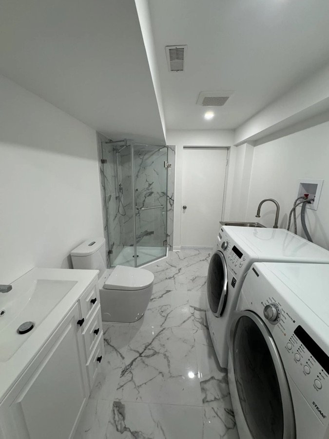 modern-bathroom-renovstion-mississauga5