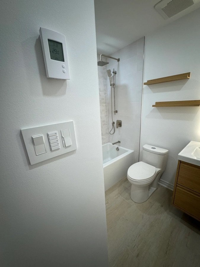 modern-bathroom-renovstion-mississauga7