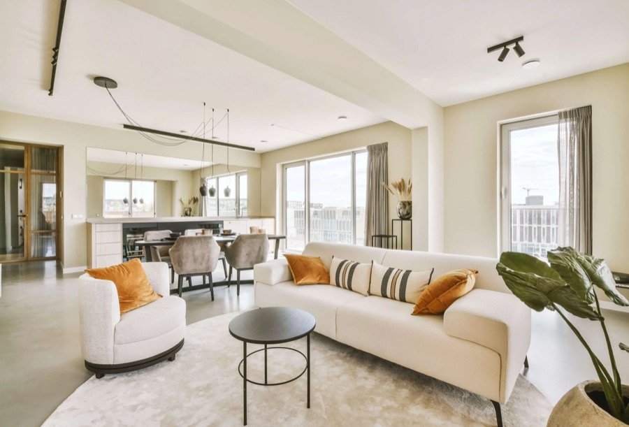 Bright open-concept condo with renovated living and dining space in Greater Toronto Area